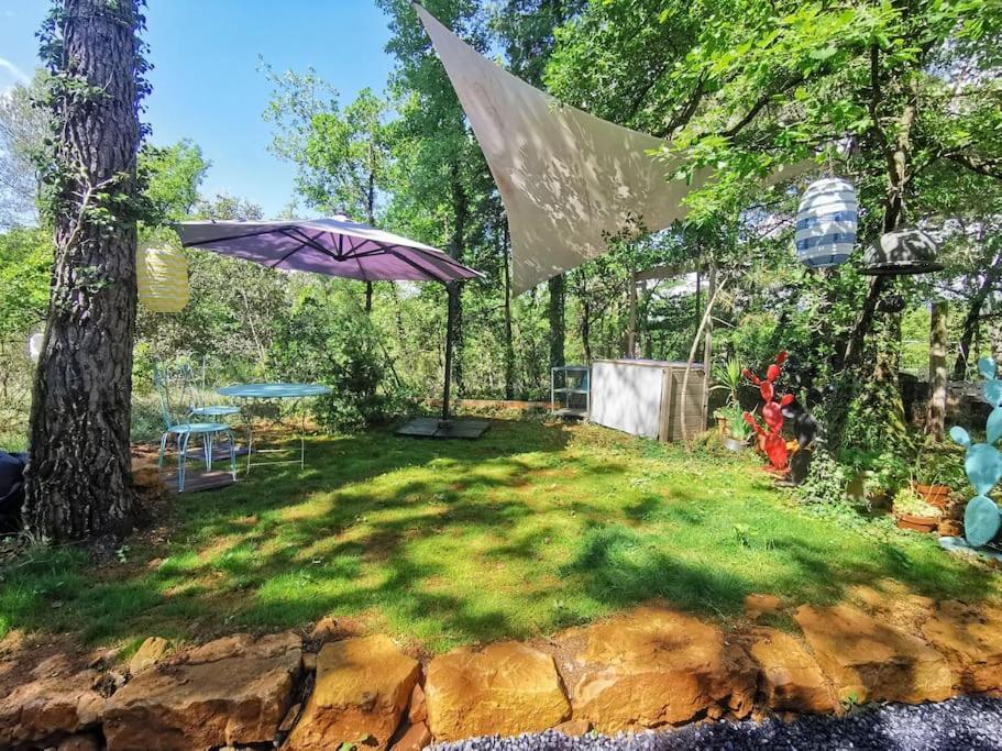 Cabanon Dans Un Ecrin De Verdure カリアン エクステリア 写真