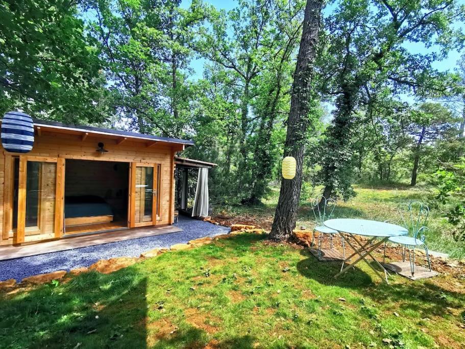 Cabanon Dans Un Ecrin De Verdure カリアン エクステリア 写真
